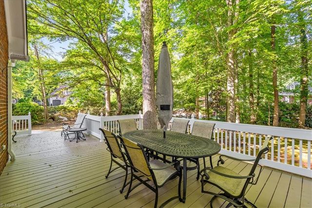 10 Elm Grove Way, Greensboro, NC 27405