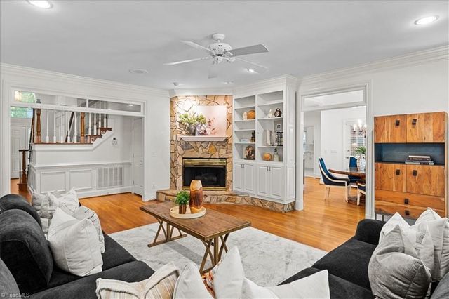 10 Elm Grove Way, Greensboro, NC 27405