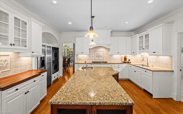 10 Elm Grove Way, Greensboro, NC 27405