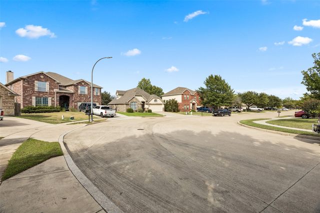 8760 Regal Royale Drive, Fort Worth, TX 76108