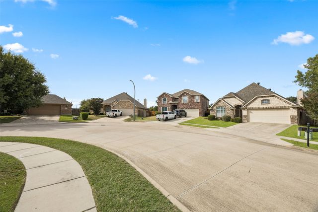 8760 Regal Royale Drive, Fort Worth, TX 76108