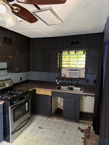 700 Hardy St, Longview, TX 75604