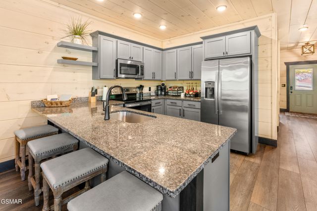 3029 Ridgetop Resort Way, Pigeon Forge, TN 37863