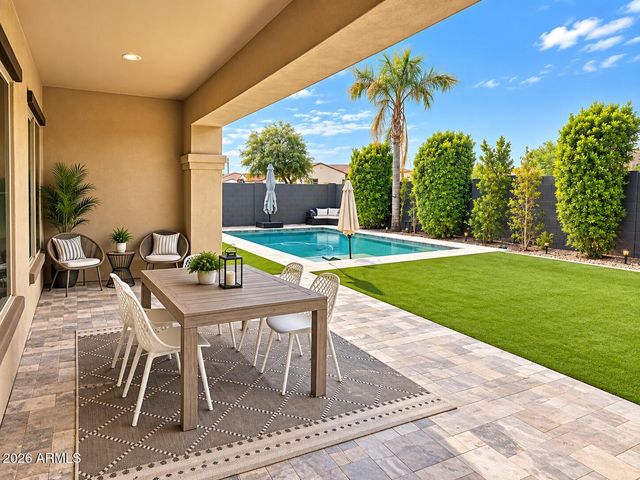 2362 W REMINGTON Drive, Chandler, AZ 85286