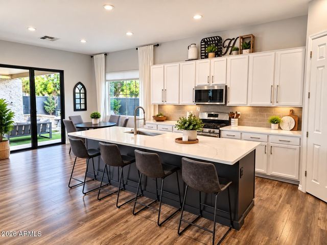 2362 W REMINGTON Drive, Chandler, AZ 85286