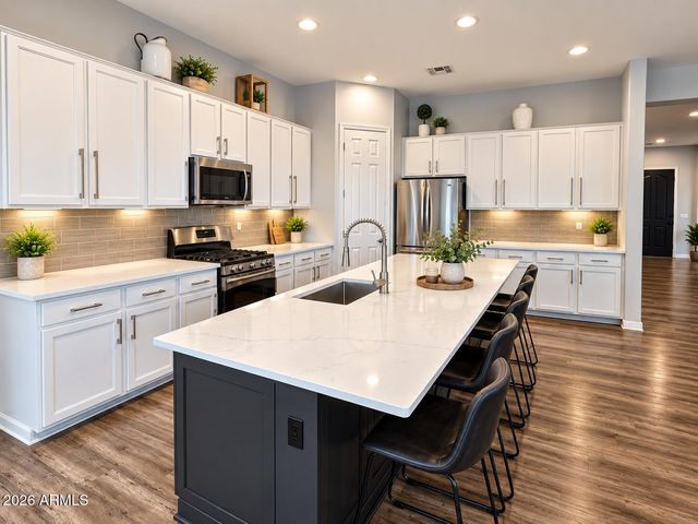 2362 W REMINGTON Drive, Chandler, AZ 85286