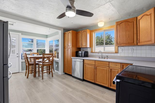 11122 E Broadway Ave, Spokane Valley, WA 99206
