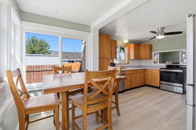 11122 E Broadway Ave, Spokane Valley, WA 99206