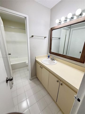 9970 SW 88th St 914-9, Miami, FL 33176
