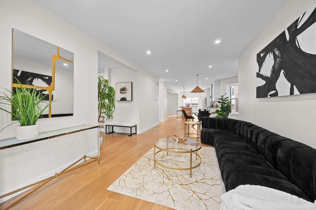 4437 N Whipple Street, Chicago, IL 60625