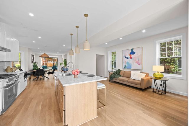 4437 N Whipple Street, Chicago, IL 60625