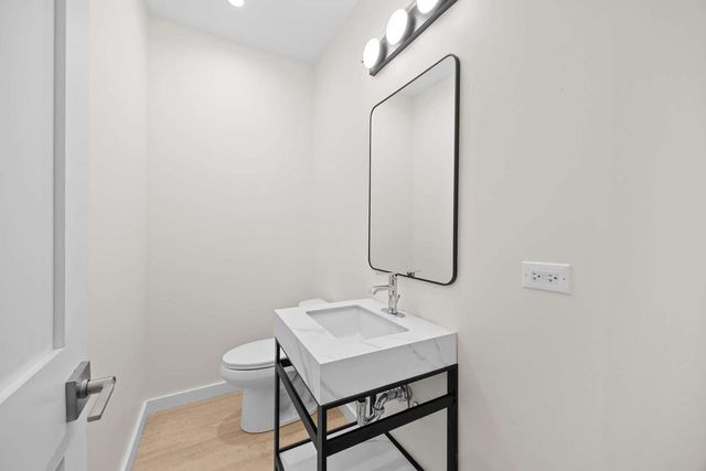 4437 N Whipple Street, Chicago, IL 60625