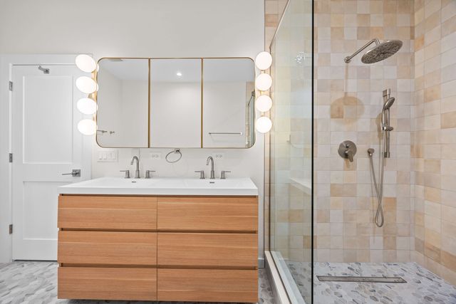 4437 N Whipple Street, Chicago, IL 60625