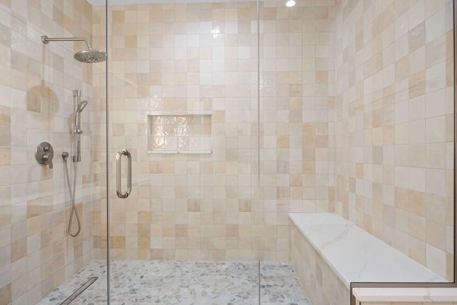 4437 N Whipple Street, Chicago, IL 60625