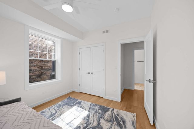 4437 N Whipple Street, Chicago, IL 60625