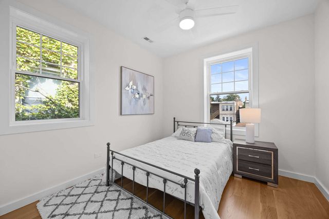 4437 N Whipple Street, Chicago, IL 60625