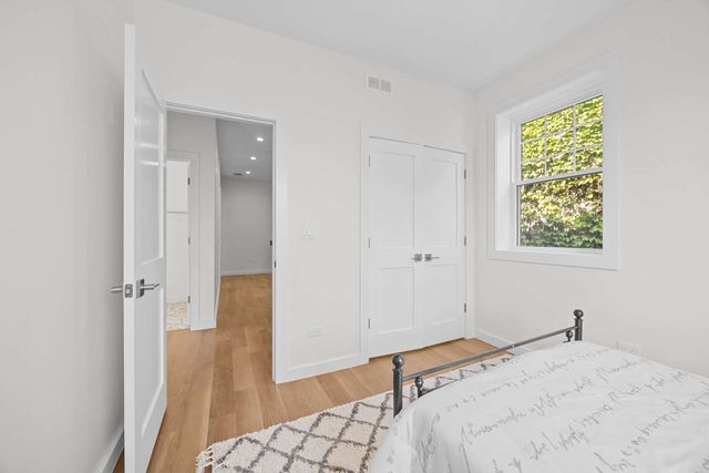 4437 N Whipple Street, Chicago, IL 60625