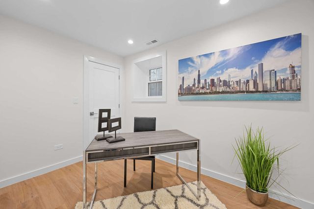 4437 N Whipple Street, Chicago, IL 60625