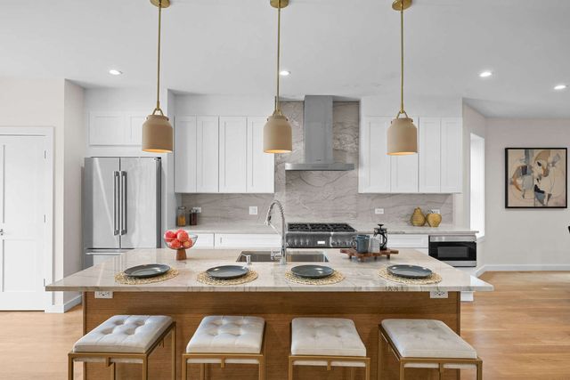 4437 N Whipple Street, Chicago, IL 60625