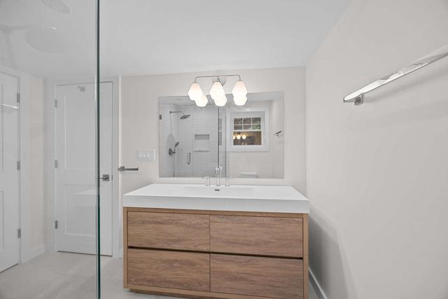 4437 N Whipple Street, Chicago, IL 60625