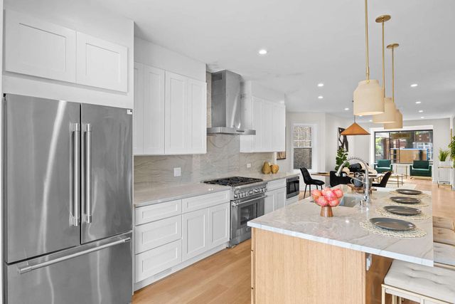 4437 N Whipple Street, Chicago, IL 60625