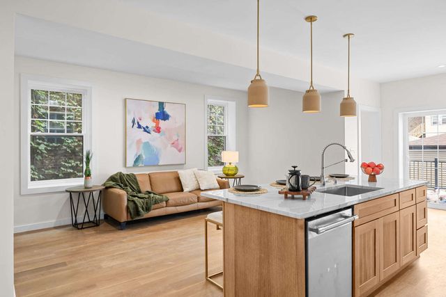 4437 N Whipple Street, Chicago, IL 60625