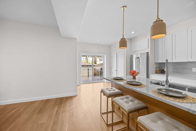 4437 N Whipple Street, Chicago, IL 60625