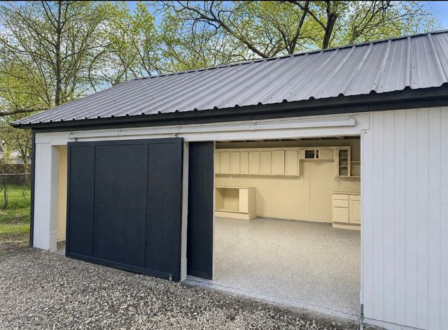 1903 N Weaver Street, Gainesville, TX 76240