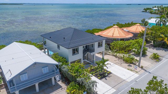 W 711 Indies Drive, Ramrod Key, FL 33042