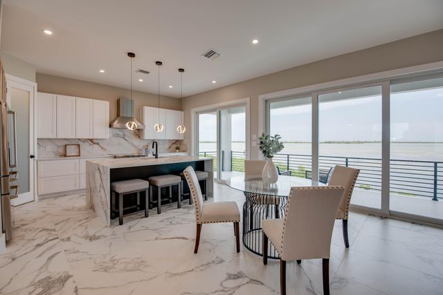 W 711 Indies Drive, Ramrod Key, FL 33042