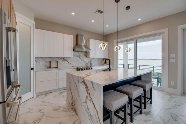 W 711 Indies Drive, Ramrod Key, FL 33042