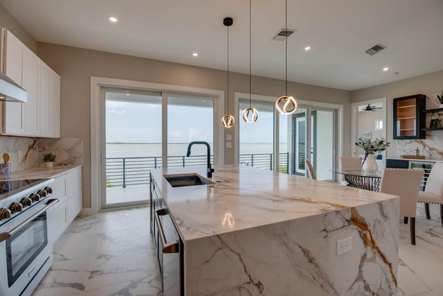 W 711 Indies Drive, Ramrod Key, FL 33042