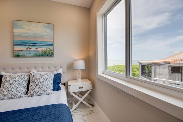 W 711 Indies Drive, Ramrod Key, FL 33042