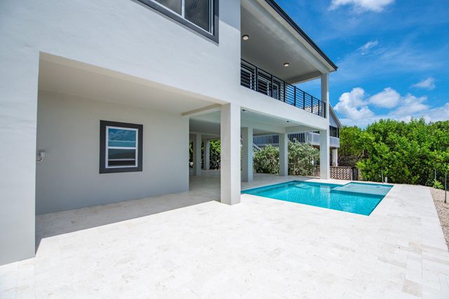 W 711 Indies Drive, Ramrod Key, FL 33042