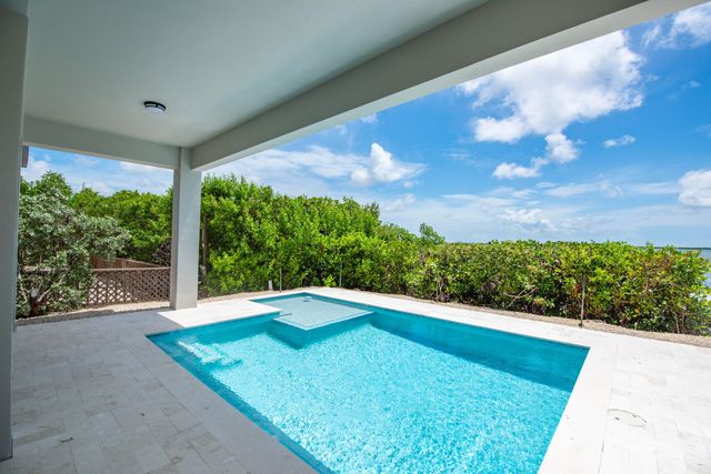 W 711 Indies Drive, Ramrod Key, FL 33042