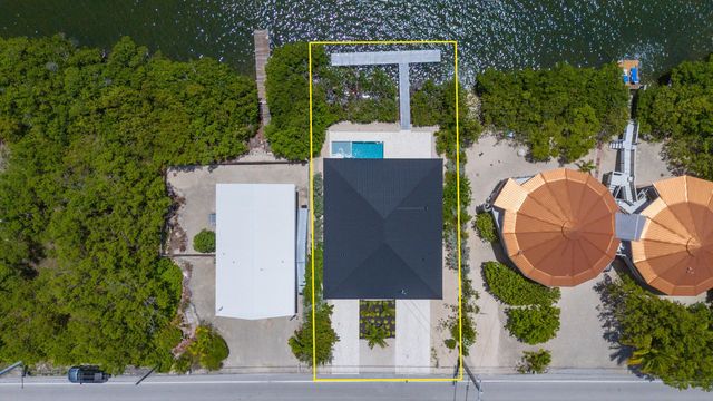 W 711 Indies Drive, Ramrod Key, FL 33042