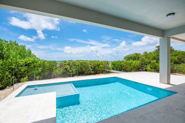 W 711 Indies Drive, Ramrod Key, FL 33042