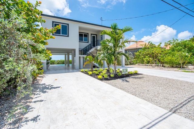 W 711 Indies Drive, Ramrod Key, FL 33042