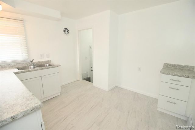 18112 Justine Street, Detroit, MI 48234