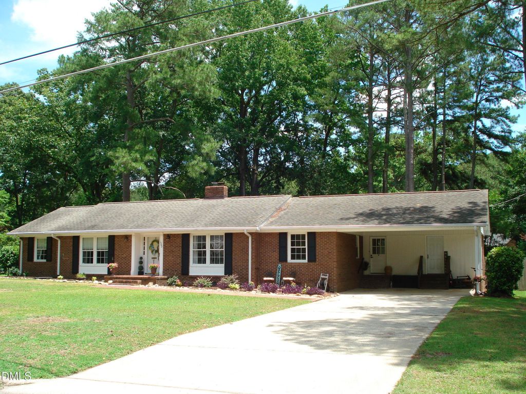 1502 Wellons Avenue, Dunn, NC 28334