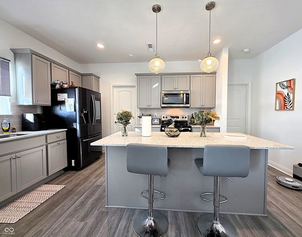 7073 Fowler Drive, Whitestown, IN 46075