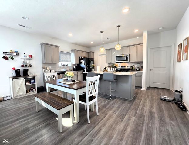 7073 Fowler Drive, Whitestown, IN 46075