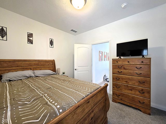 7073 Fowler Drive, Whitestown, IN 46075