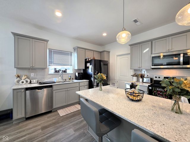 7073 Fowler Drive, Whitestown, IN 46075