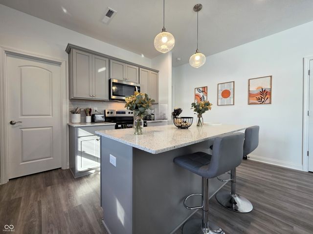 7073 Fowler Drive, Whitestown, IN 46075