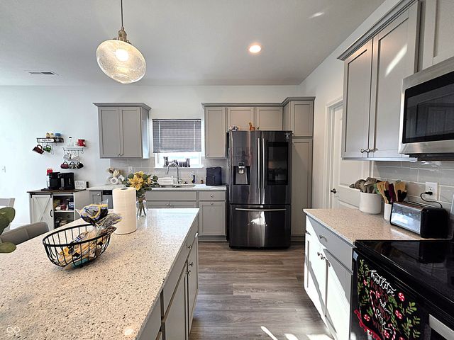 7073 Fowler Drive, Whitestown, IN 46075