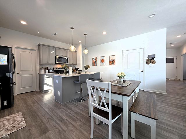 7073 Fowler Drive, Whitestown, IN 46075