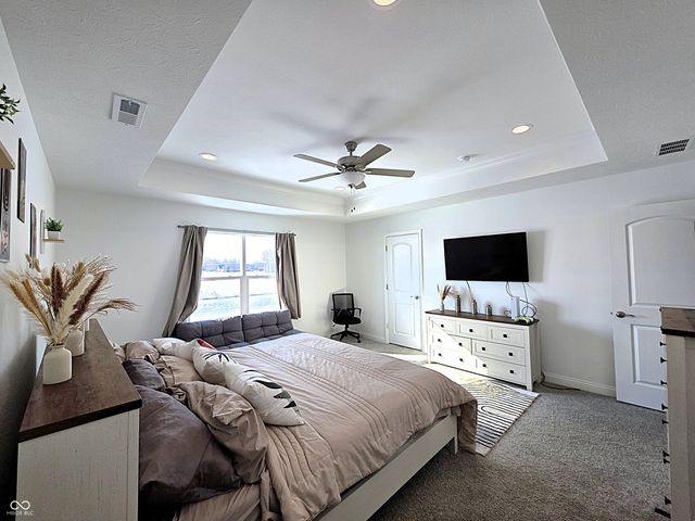 7073 Fowler Drive, Whitestown, IN 46075