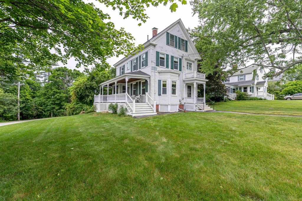 2 Pleasant Street, Wolfeboro, NH 03894