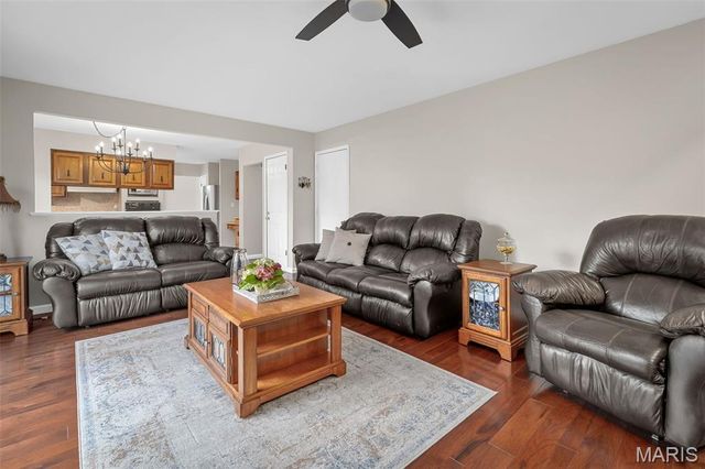 43 Lost Dutchman Drive, St Peters, MO 63376